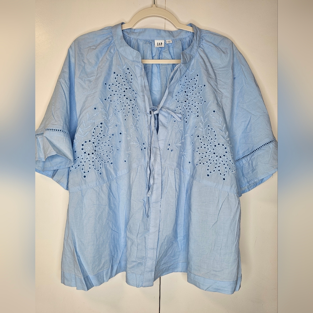 GAP‎ Sky Blue Floral Embroidered Blouse